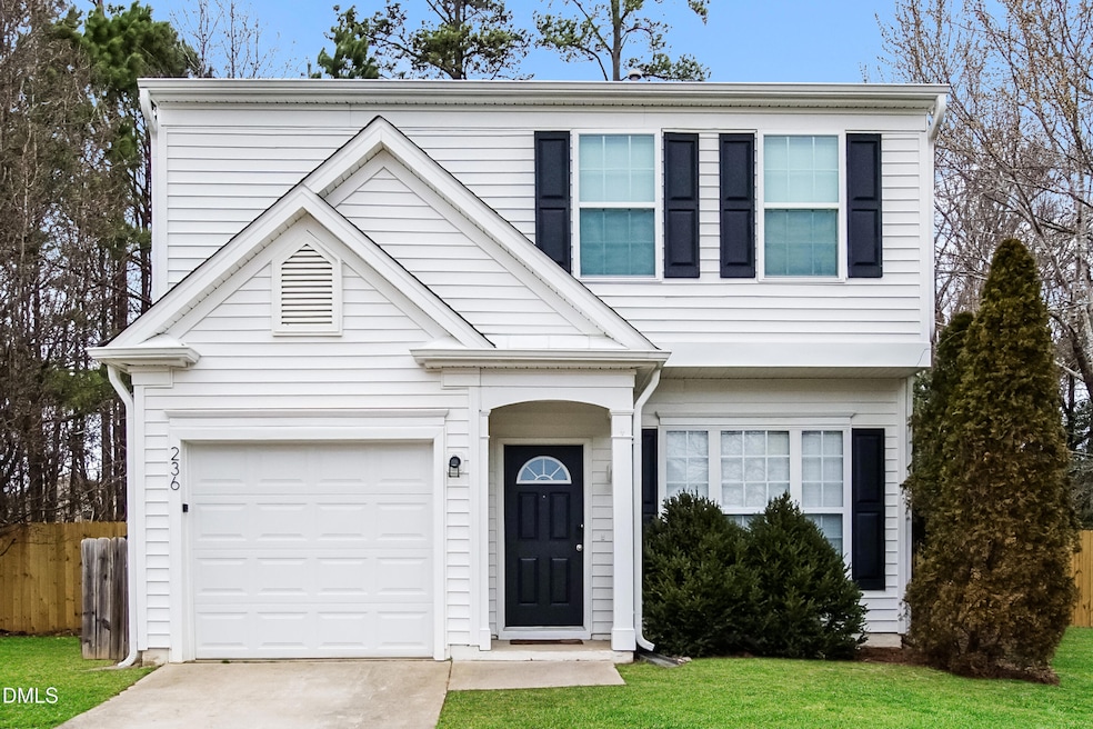 017-photo-front-view-13592963