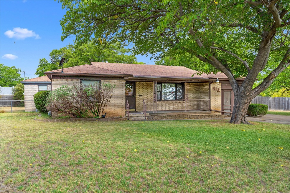 612 Ala Dr, Fort Worth, TX 76108 - photo 1