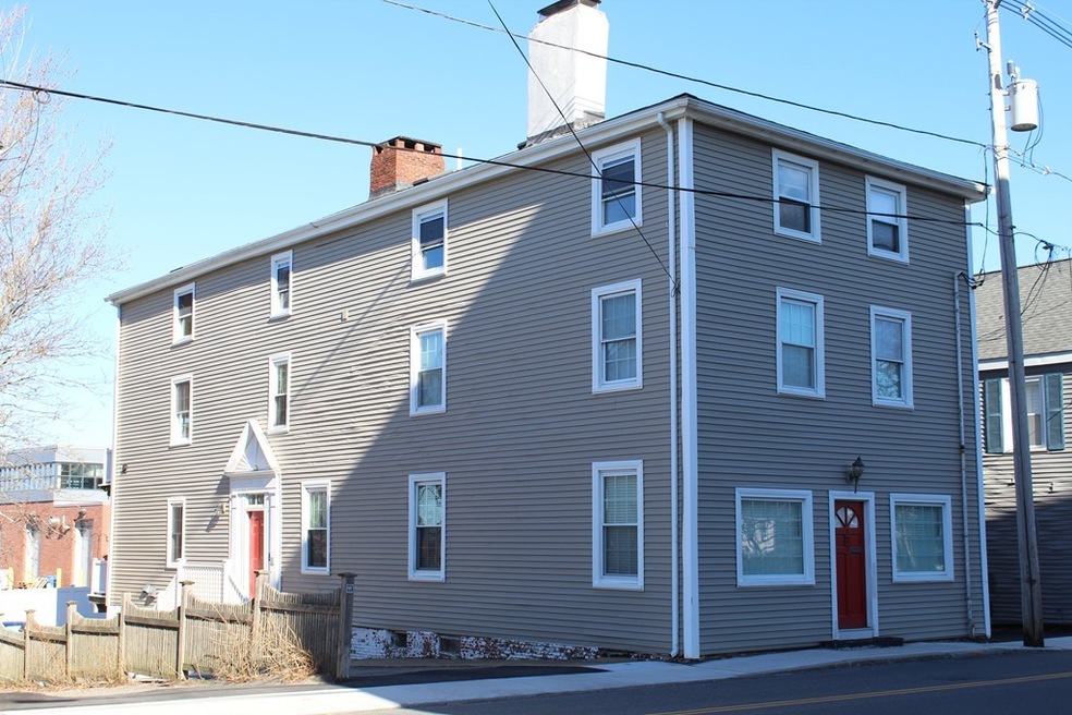 137 Water St unit 4, Newburyport, MA 01950 - photo 1