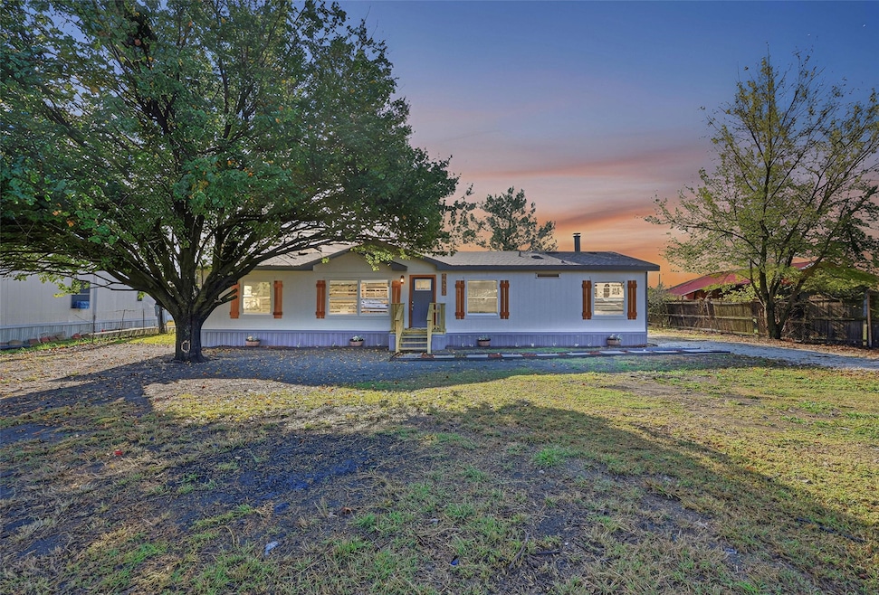 8820 Johns Rd, Alvarado, TX 76009 - photo 1