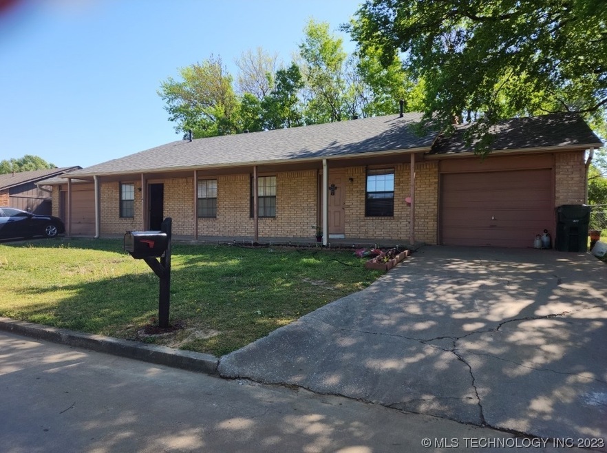 1102 N Willow Dr, Claremore, OK 74017 - photo 1