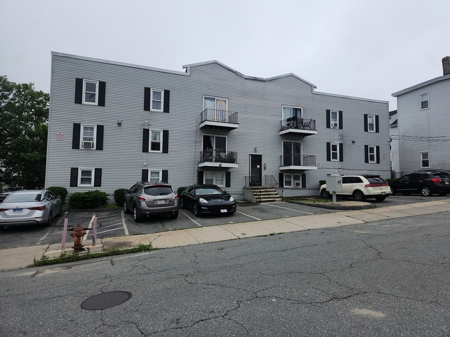 526 3rd St unit 6, Fall River, MA 02721 - photo 1