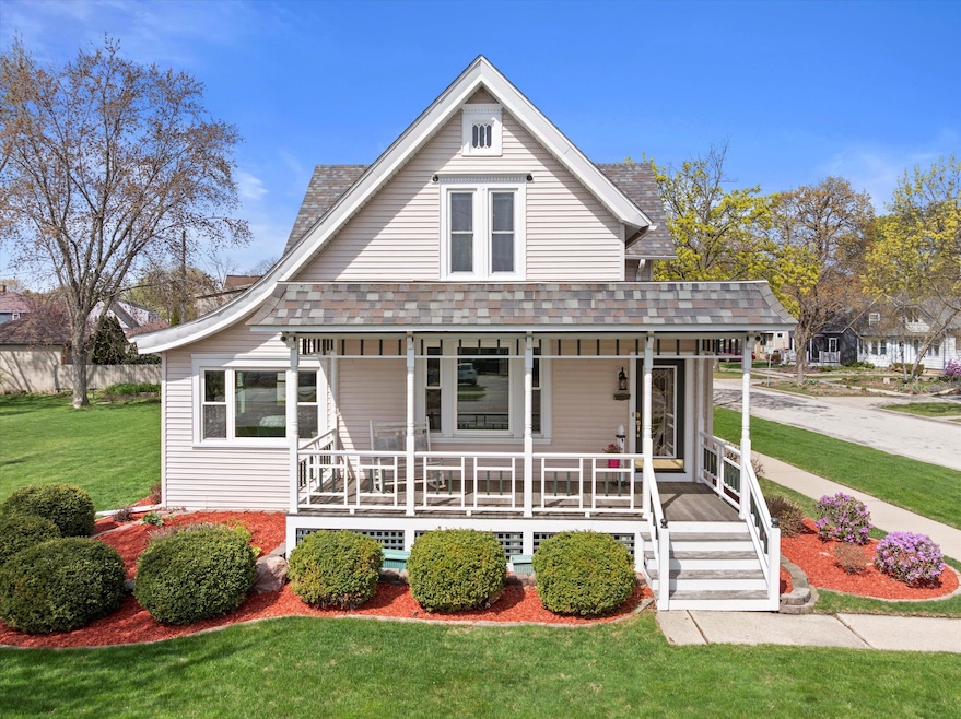 861 Glenview Ave, Milwaukee, WI 53213 - photo 1