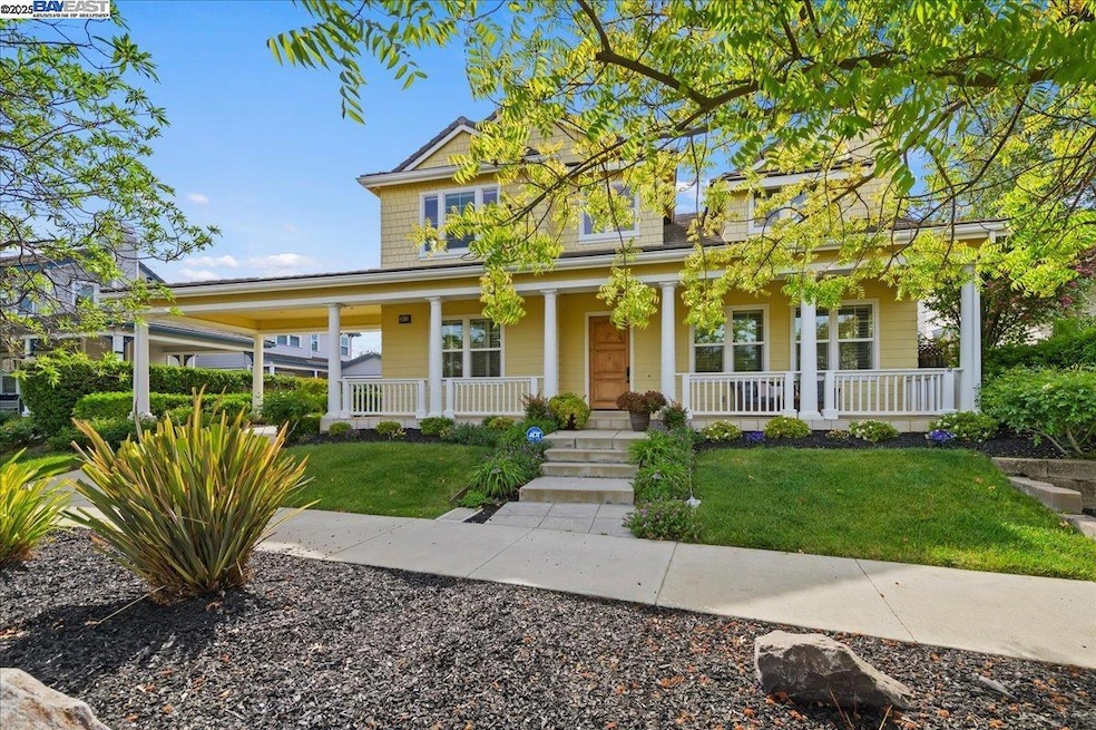 Sold $2,131,000 • Co-Listing Agent