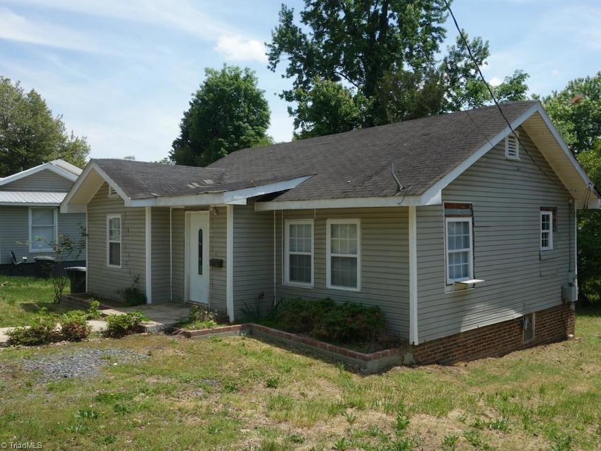807 Ashdol St, Asheboro, NC 27203 - photo 1