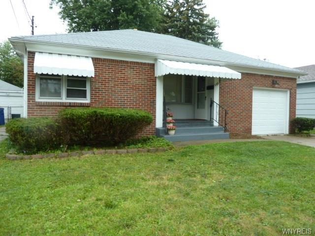 Great 2 bedroom Brick fronted ranch in the Town of