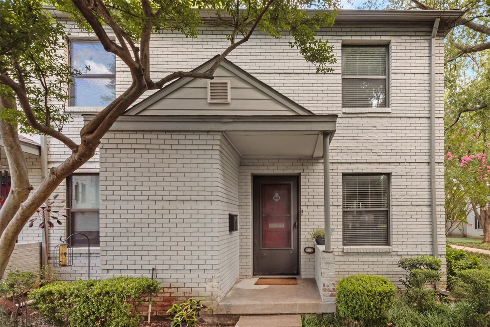 4930 N Hall St unit B, Dallas, TX 75235 - photo 1