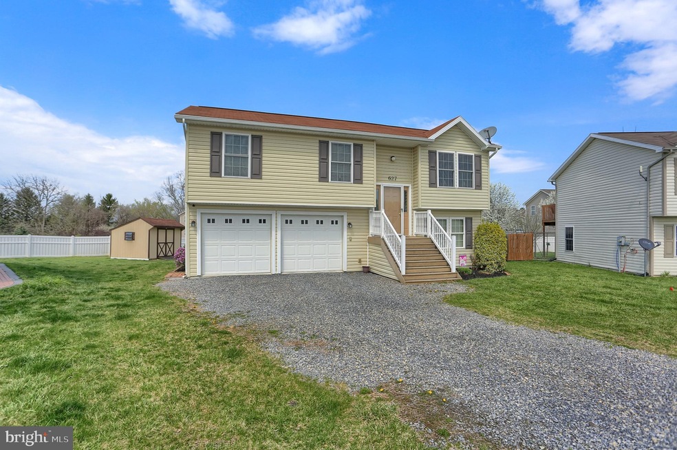 627 Candlestick Ct, Chambersburg, PA 17201 - photo 1