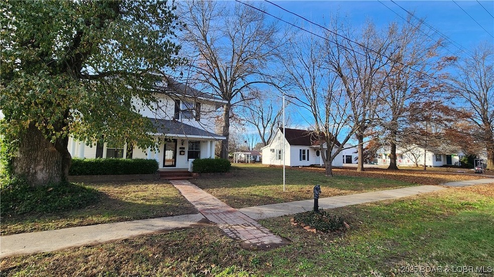 501 N Monroe St, Versailles, MO 65084 - photo 1