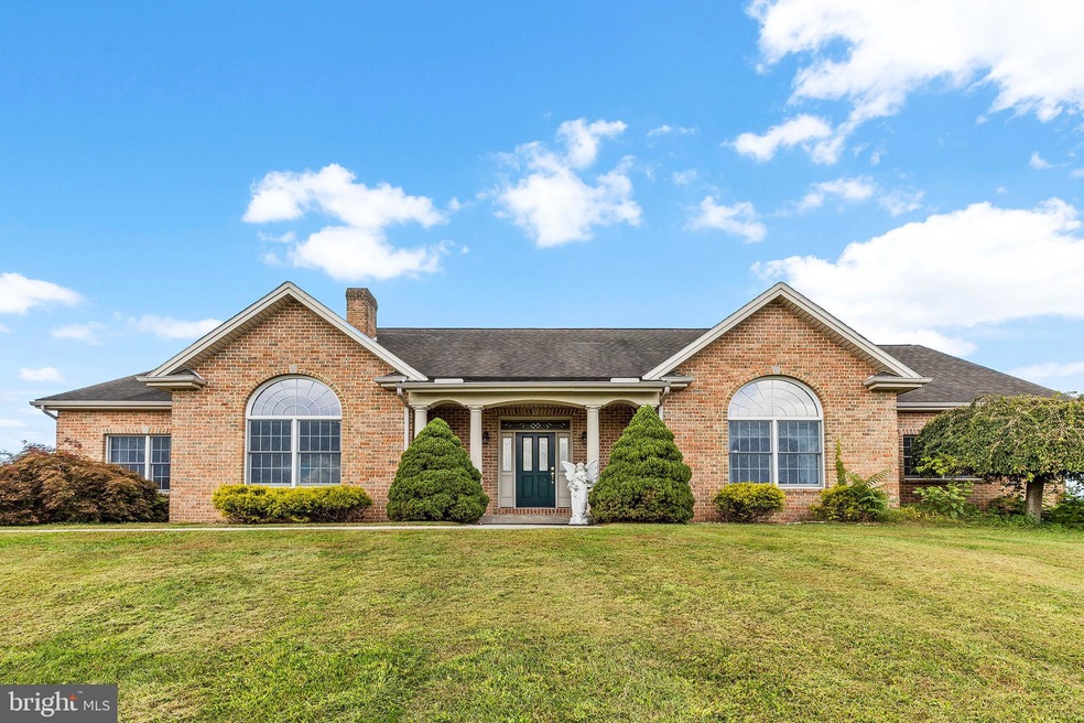 354 Sachs Rd, Gettysburg, PA 17325 - photo 1