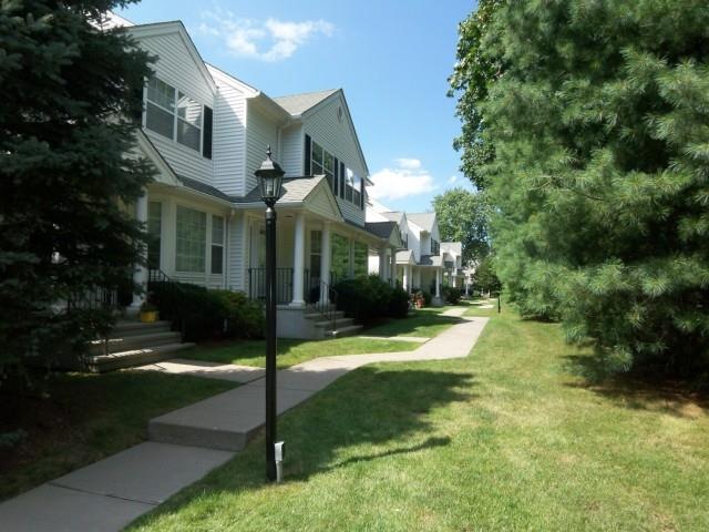 180 Turn of River Rd unit 3B, Stamford, CT 06905 - photo 1