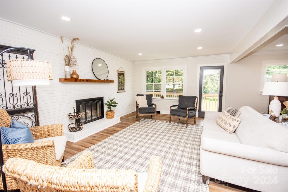 530 Holland Dr, Statesville, NC 28677 - photo 1