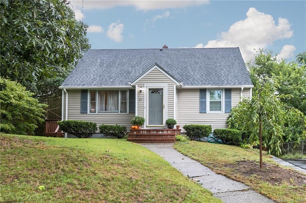 25 Clearview Cir, Bridgeport, CT 06606 - photo 1