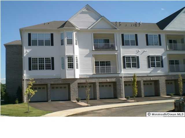 213 Knightsbridge Ln, Morganville, NJ 07751 - photo 1