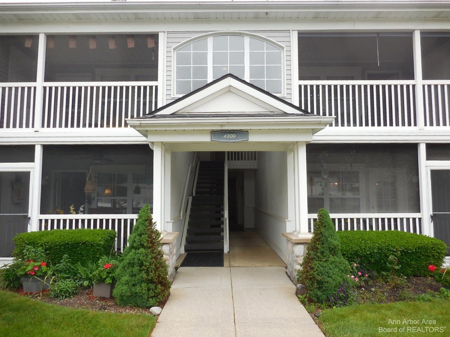4215 Inverness St unit 16, Dexter, MI 48130 - photo 1