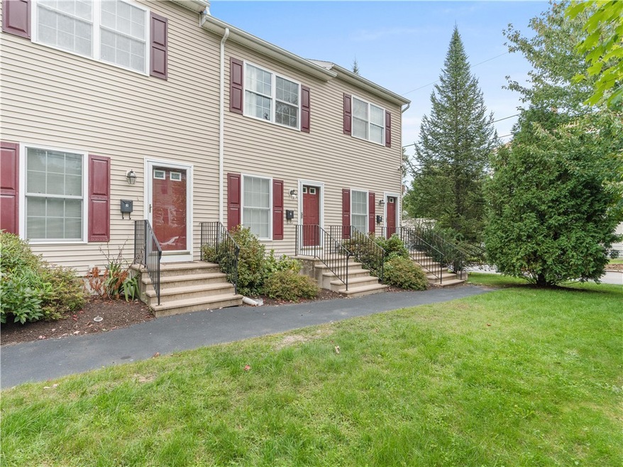 243 Lowden St unit 4, Pawtucket, RI 02860 - photo 1