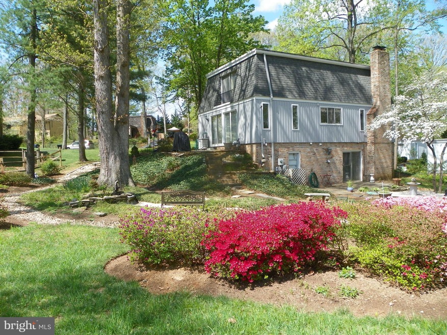 11206 Wedge Dr, Reston, VA 20190 - photo 1