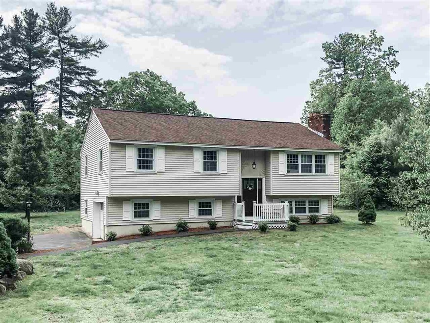 4 Twin Isles Rd, Londonderry, NH 03053 - photo 1