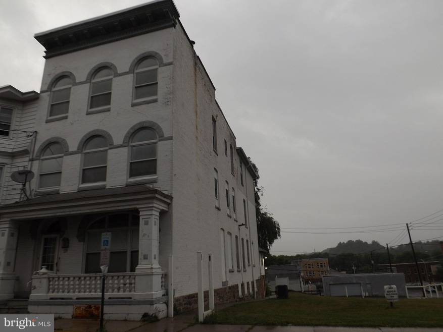 129 S Jardin St, Shenandoah, PA 17976 - photo 1