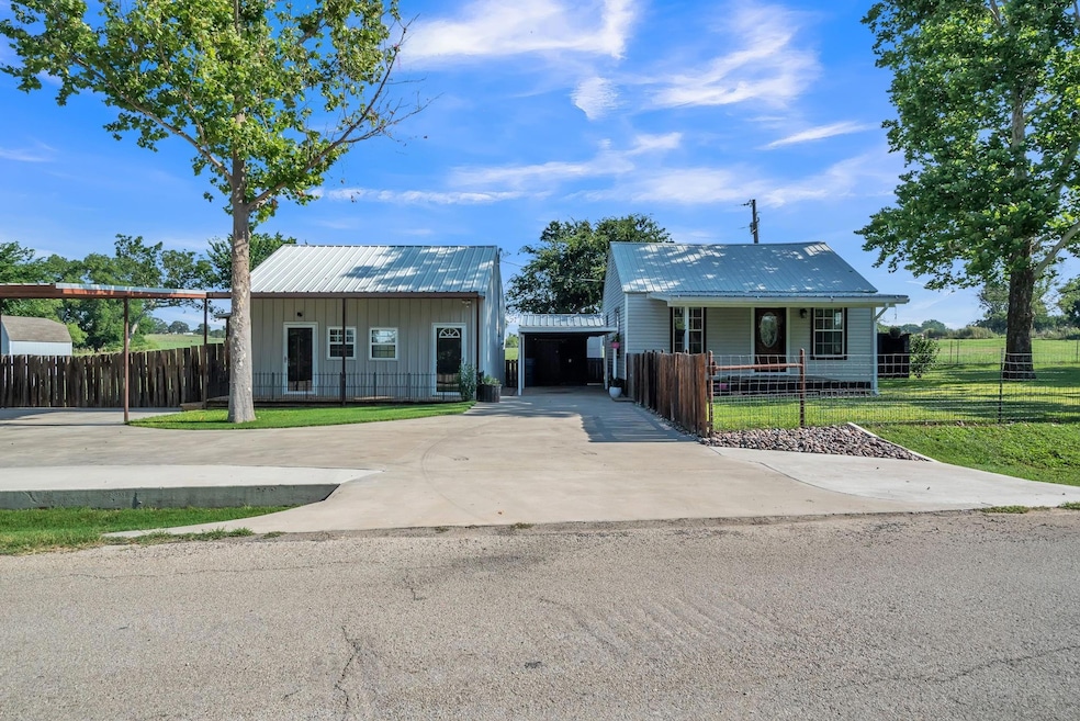 1010 Old Brock Rd, Weatherford, TX 76088 - photo 1