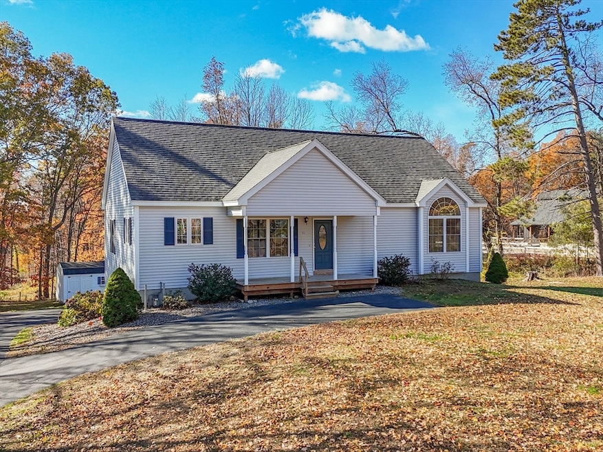 55 Sweet Hill Rd, Plaistow, NH 03865 - photo 1