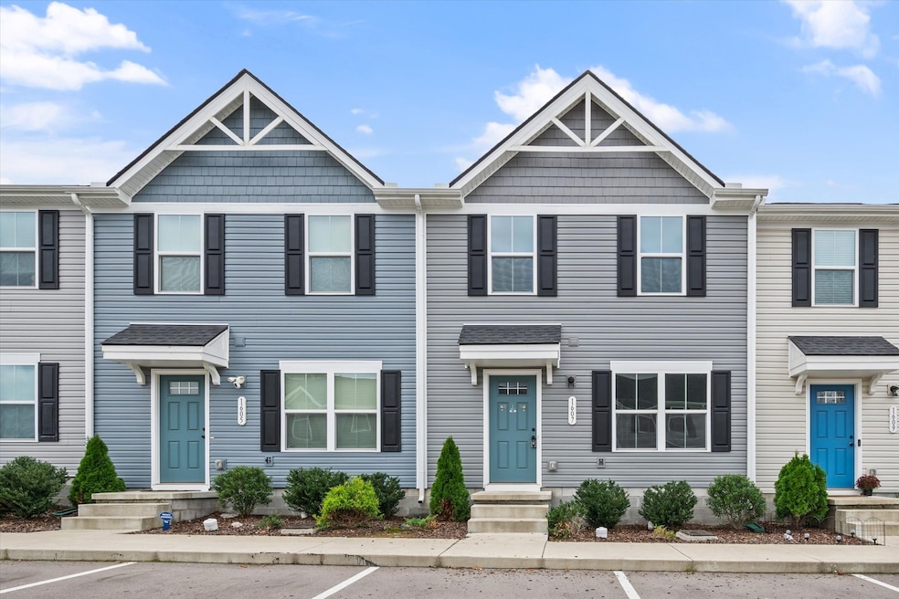 For Rent $1,900/month