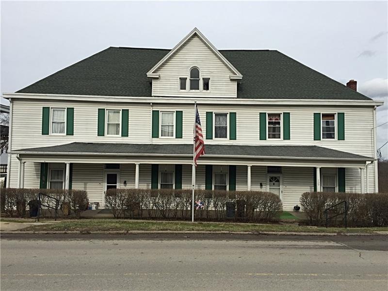 Spacious Multi-Unit Residence!!