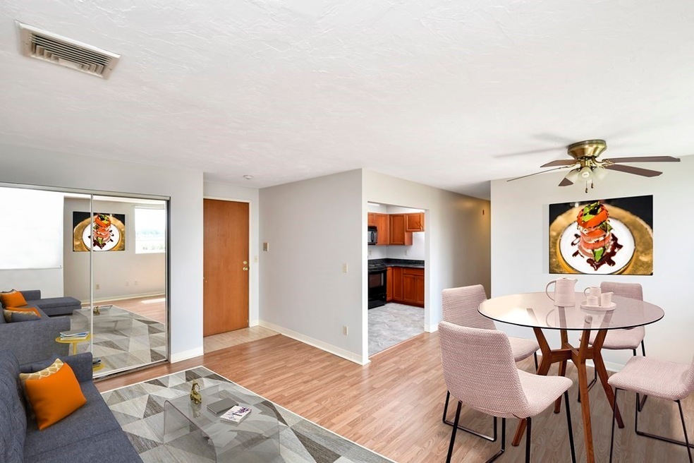 Crown Place unit 304, Brockton, MA 02302 - photo 1