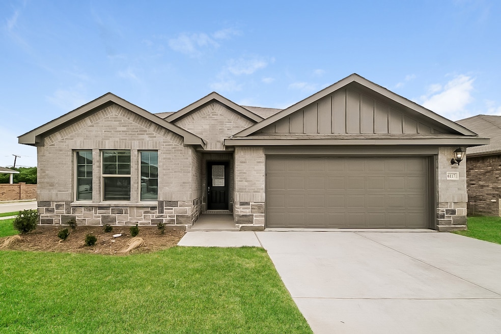 6117 Pathfinder Trail, Fort Worth, TX 76179 - photo 1