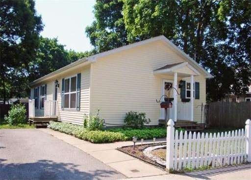 7 Homeward Ave, Uxbridge, MA 01569 - photo 1