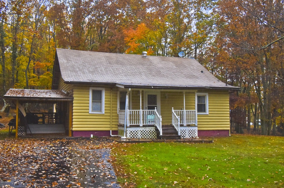 2214 Cramer Rd, Bushkill, PA 18324 - photo 1
