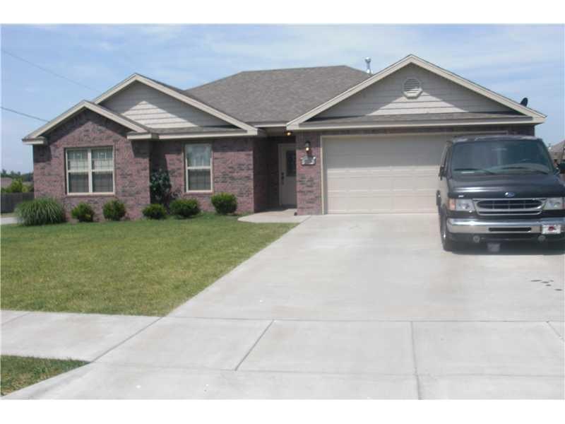 3322 Brunswick St, Springdale, AR 72764 - photo 1