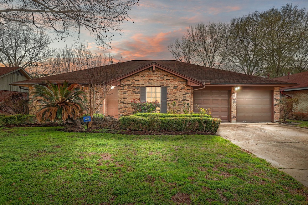 8726 Landwood Dr, Houston, TX 77040 - photo 1