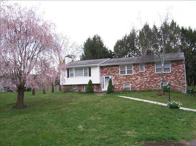 34 Pasture Ln unit 1, Poughkeepsie, NY 12603 - photo 1
