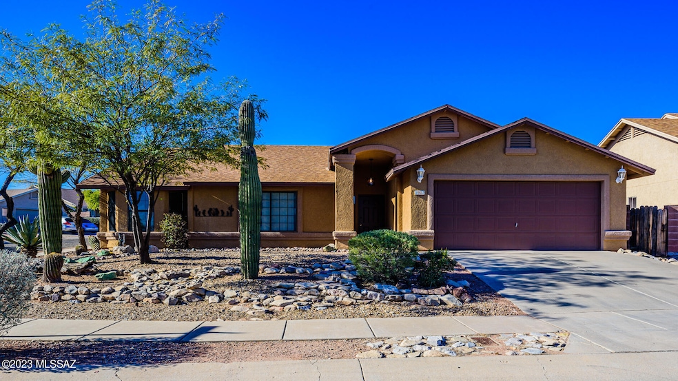 003 - 1901 N. Takahe Way