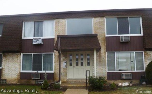 30213 Utica Rd, Roseville, MI 48066 - photo 1