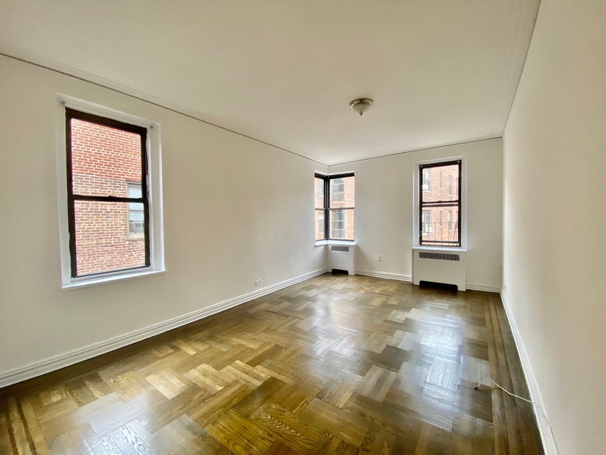 690 Fort Washington Ave unit 7-J1, New York, NY 10040 - photo 1