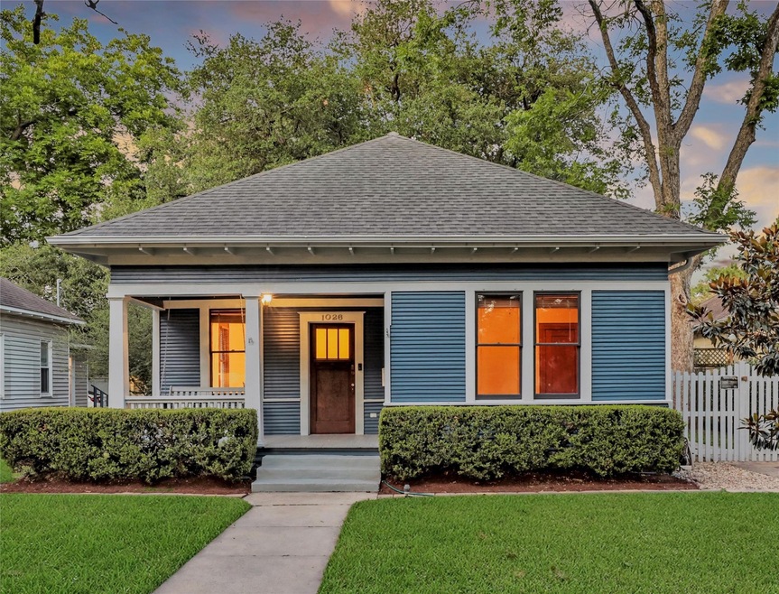1026 Columbia St, Houston, TX 77008 - photo 1