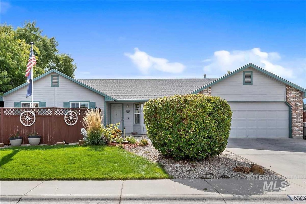 423 S Valley Dr, Nampa, ID 83686 - photo 1