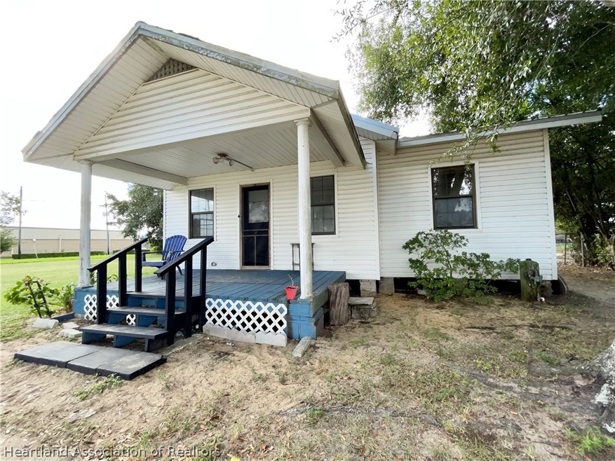 342 E Hibiscus St, Lake Placid, FL 33852 - photo 1