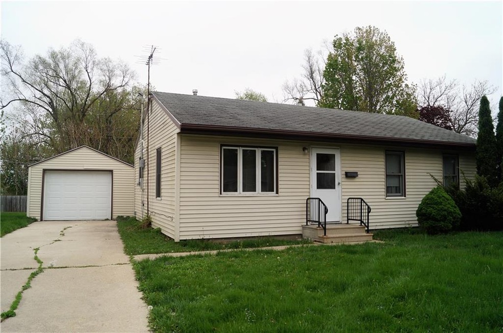 602 E 25th St S, Newton, IA 50208 - photo 1