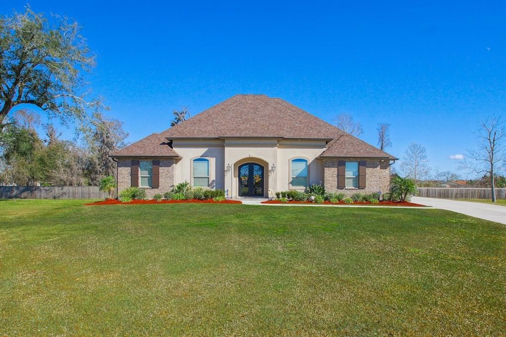 4321 Bayou Oaks Cir, Marrero, LA 70072 - photo 1