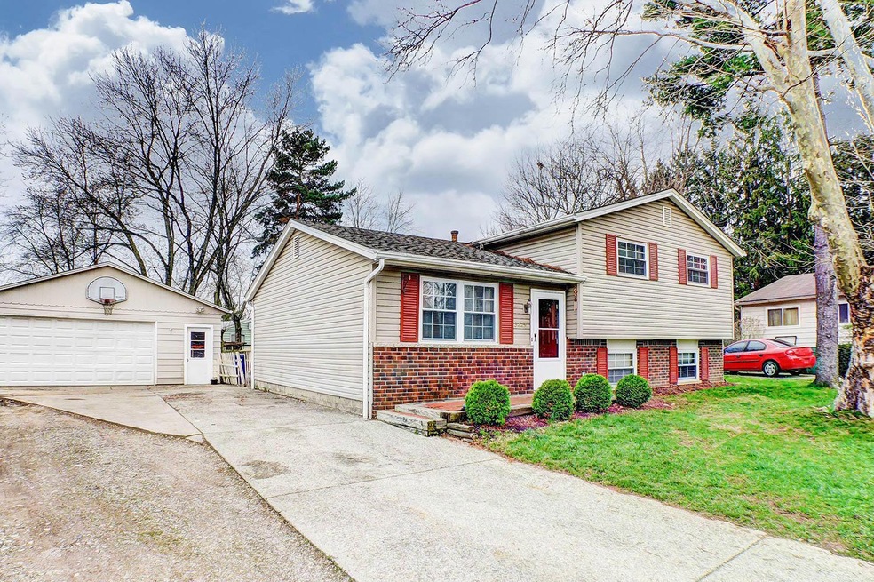 Front w/ 2 car garage