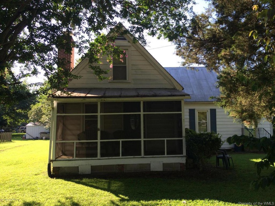 870 Thompson Ave
