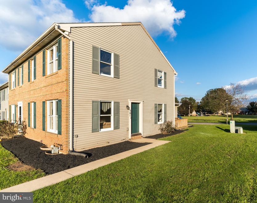 501 Stonecrest Ct, Stevens, PA 17578 - photo 1