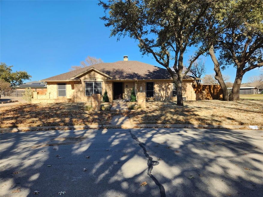 104 Baker Ct, Hurst, TX 76054 - photo 1