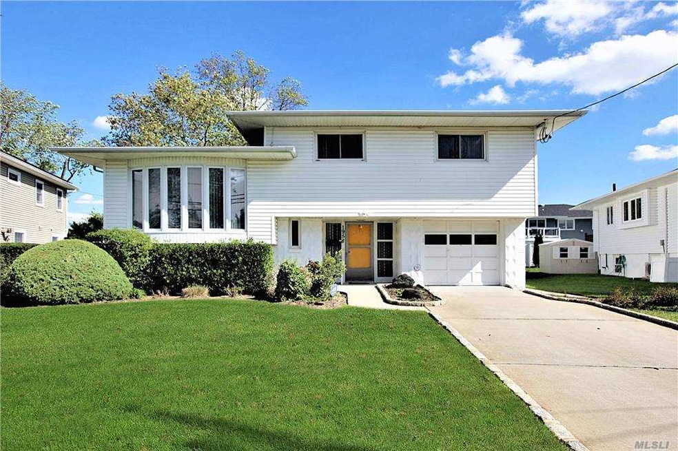 1958 Lowell Ln, Merrick, NY 11566 - photo 1