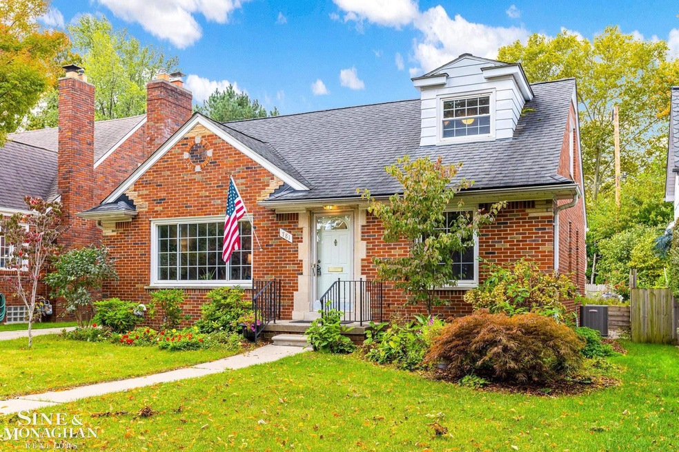 781 University Place, Grosse Pointe, MI 48230 - photo 1