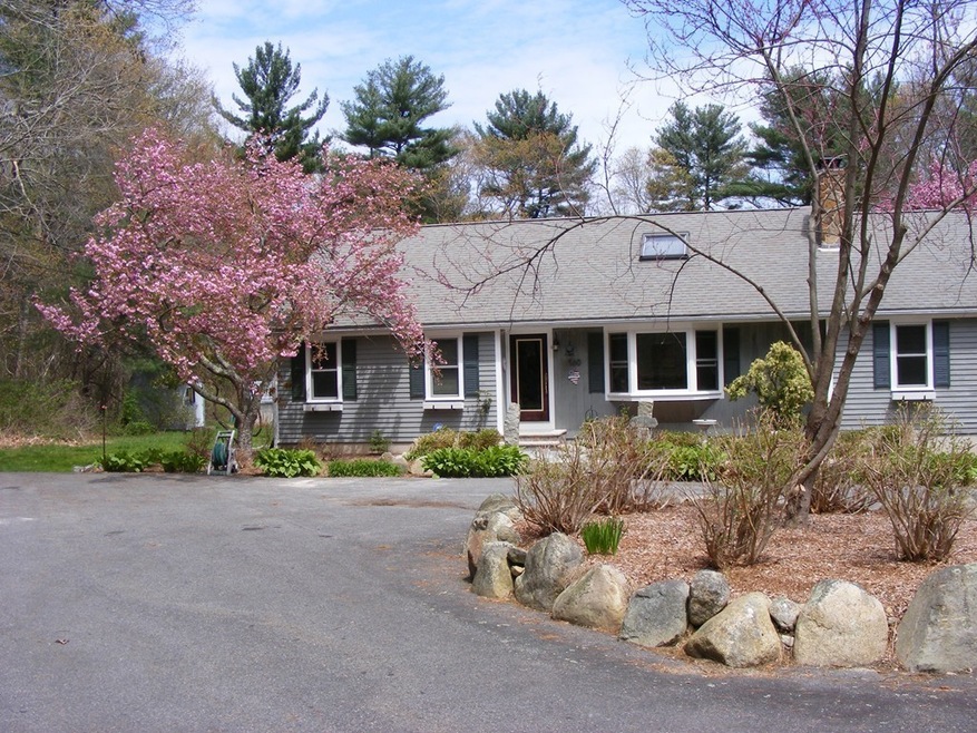 560 High St, Hanson, MA 02341 - photo 1