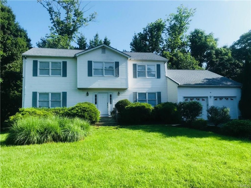 2 Skylane Ct, Airmont, NY 10901 - photo 1